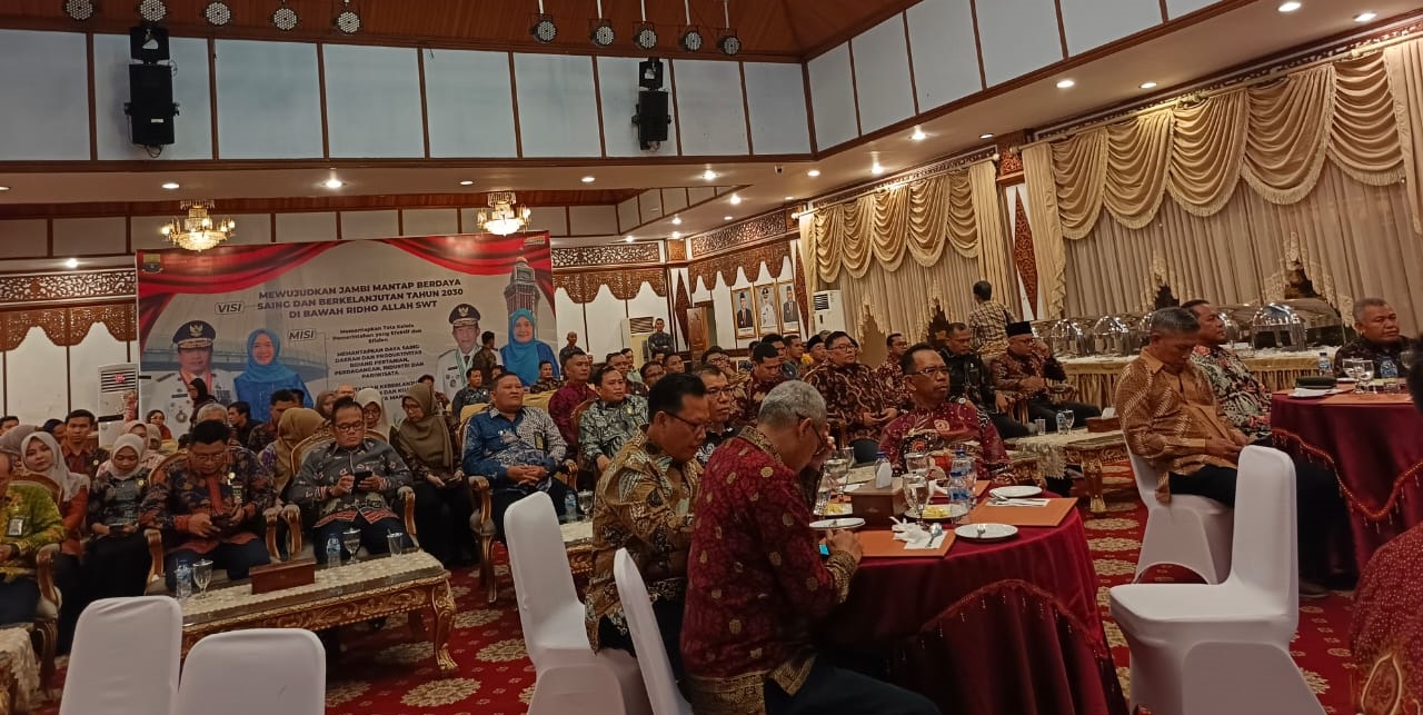 Dirjen Badan Peradilan Agama saksikan Penandatangan MoU PTA Jambi dan Pemprov Jambi untuk Tingkatkan Perlindungan Perempuan dan Anak 2