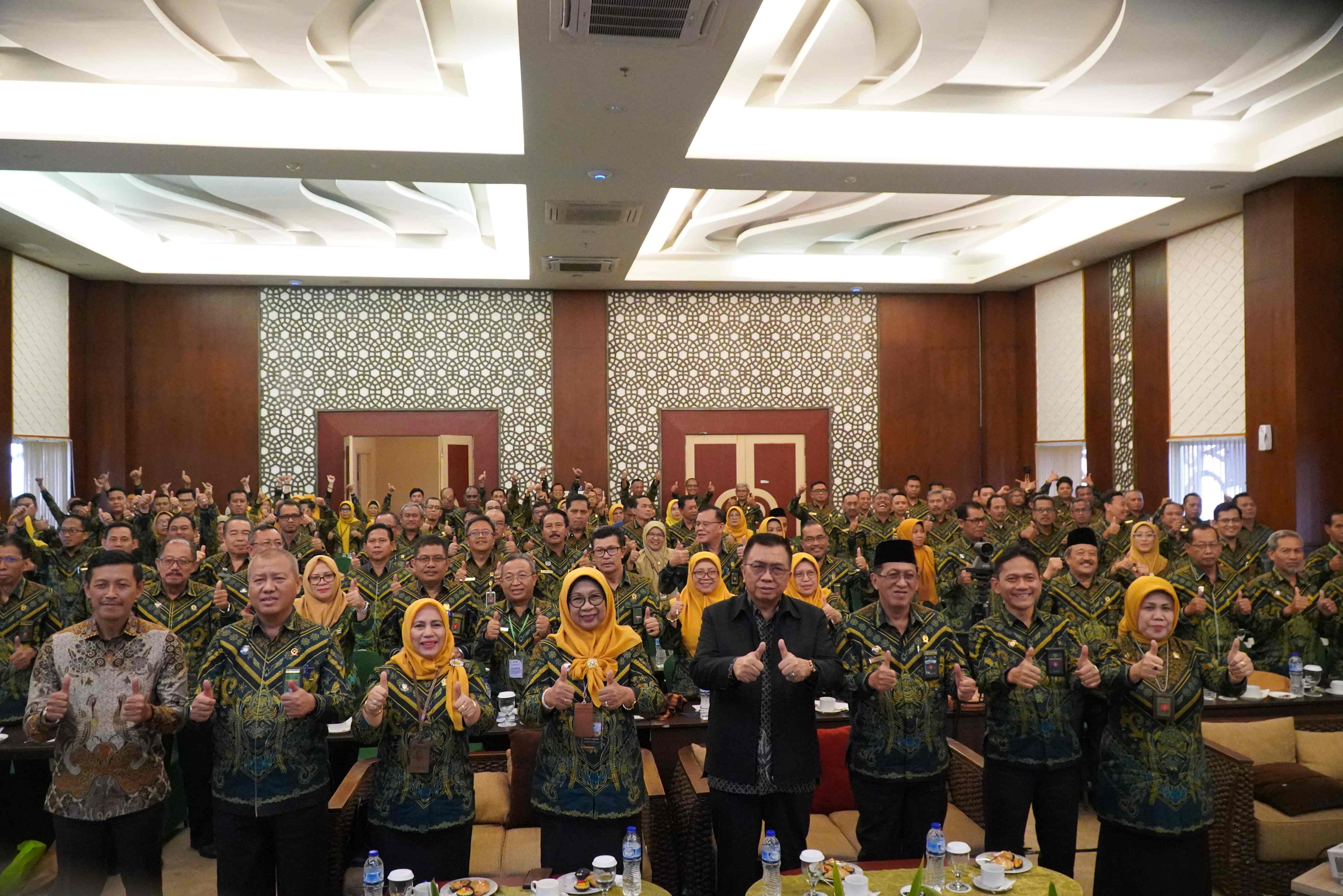 Dirjen Badilag Buka Pembinaan di Solo Serukan Integritas sebagai Ruh dan Kualitas SDM sebagai Mesin Penggerak Kinerja 1