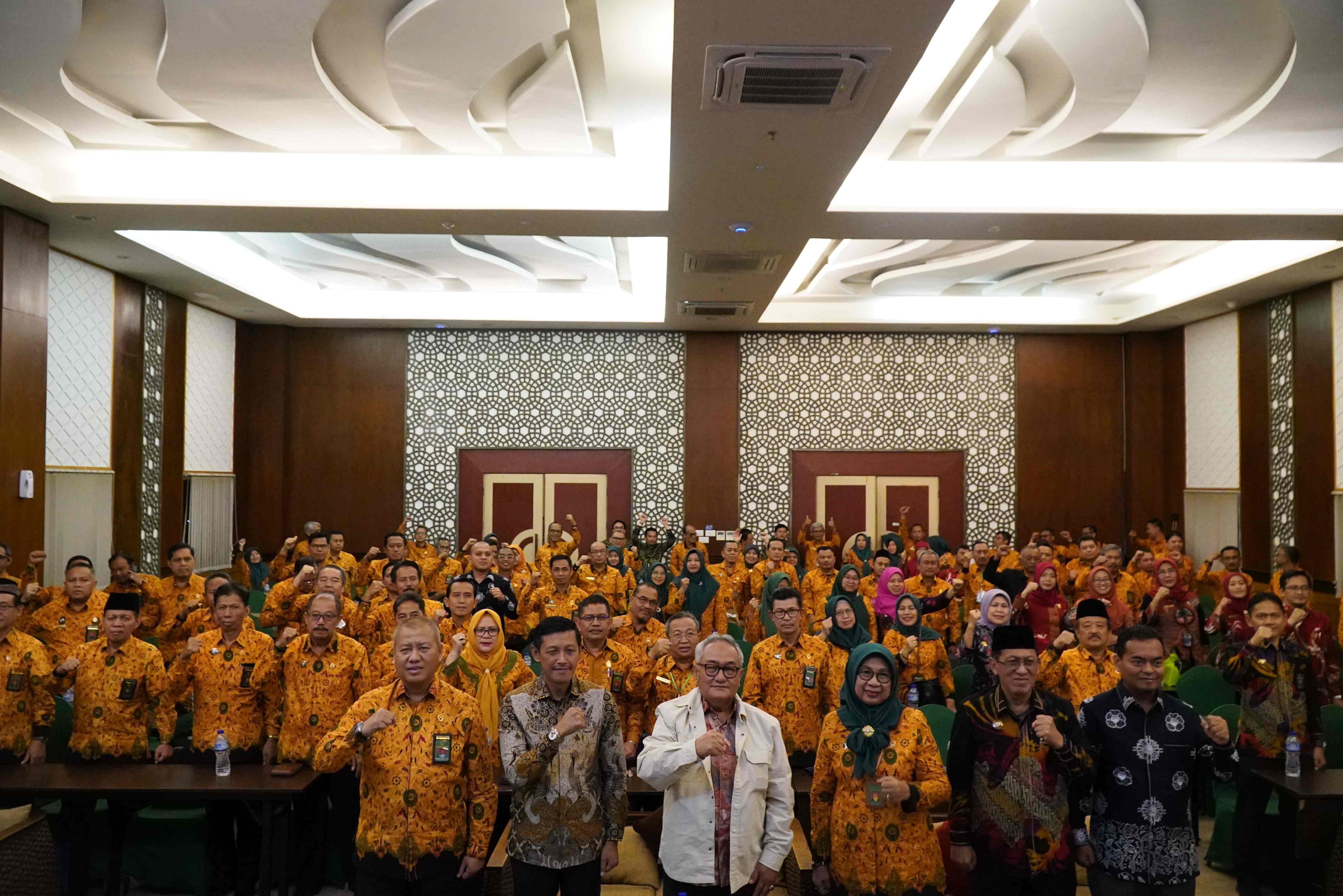 Dirjen Badilag Buka Pembinaan di Solo Serukan Integritas sebagai Ruh dan Kualitas SDM sebagai Mesin Penggerak Kinerja 6