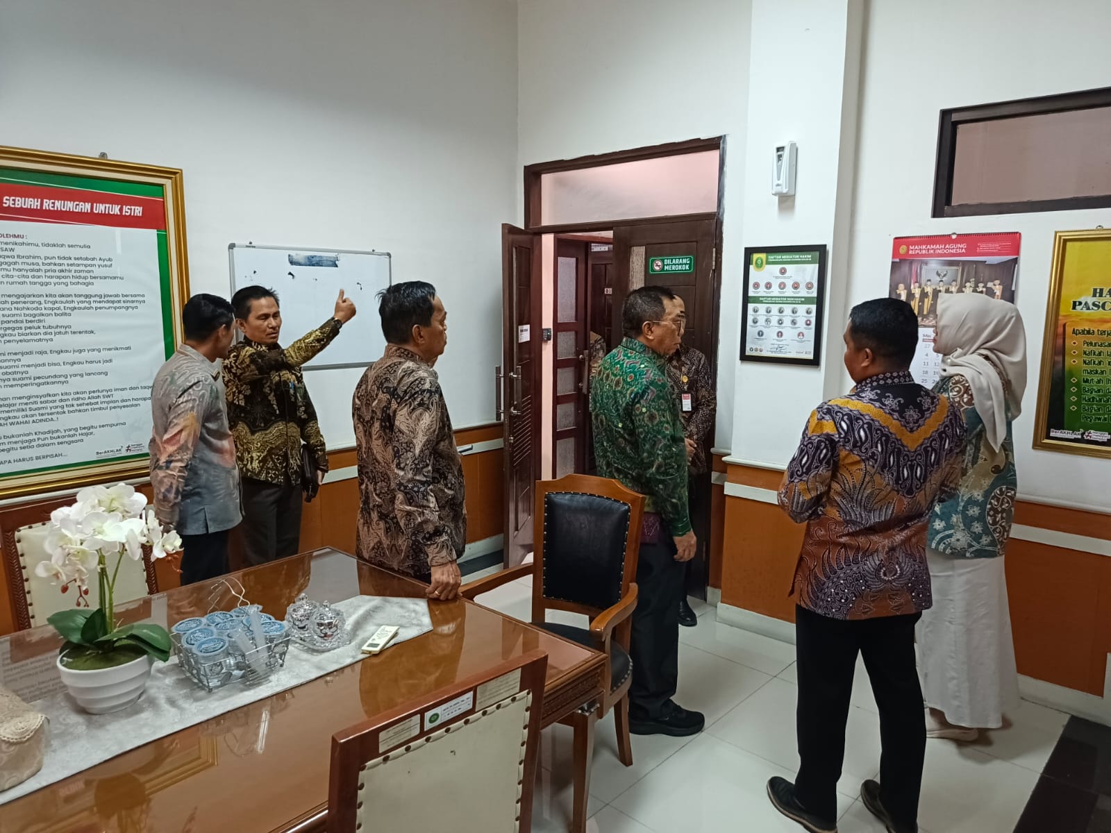 Dirjen Badilag Tinjau Layanan Hukum di Pengadilan Agama Cilegon hal 2