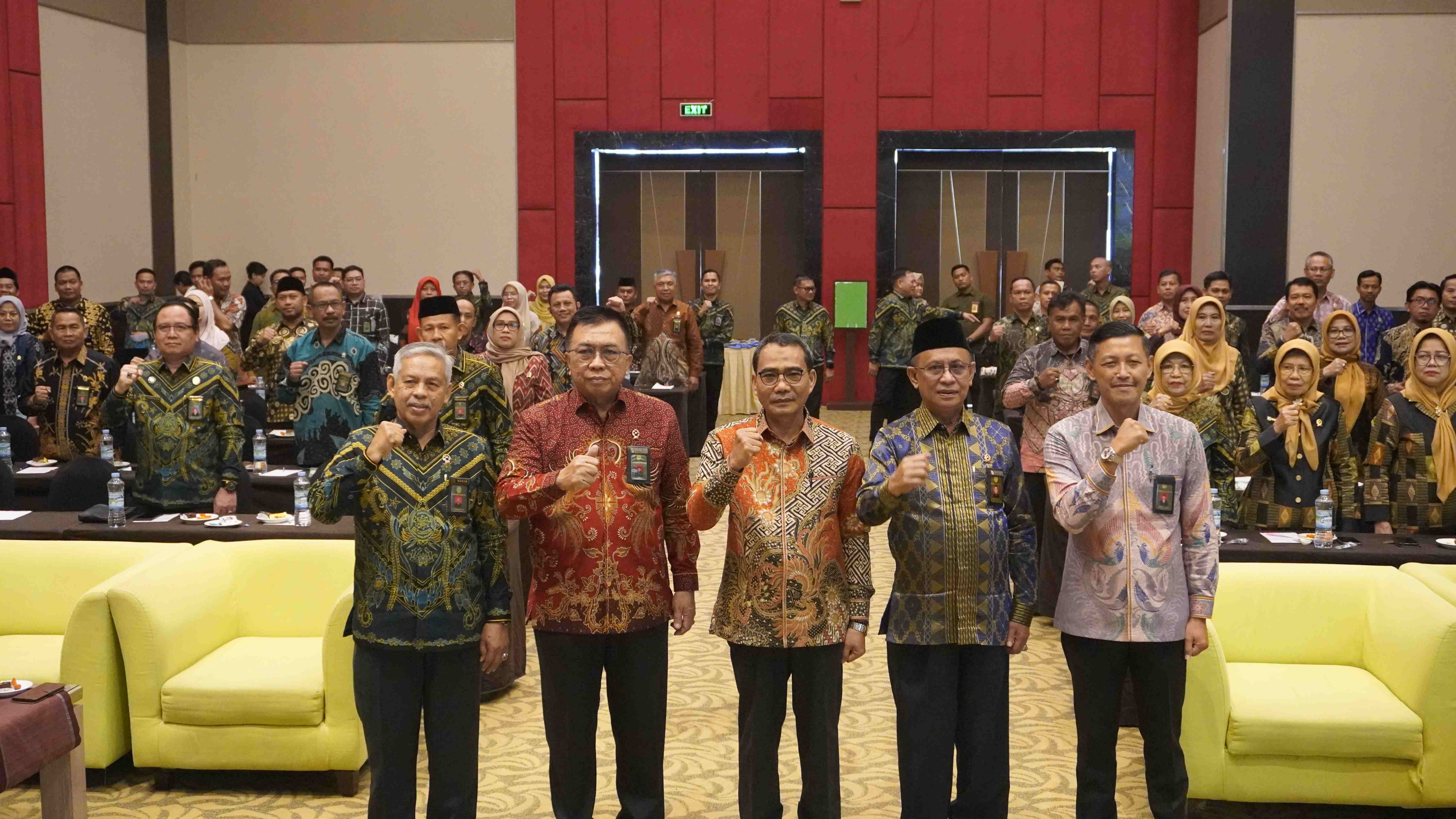 Dirjen Badilag dan Hakim Agung Kamar Agama Beri Pembinaan Intensif pada Wilayah Hukum PTA Makassar 1