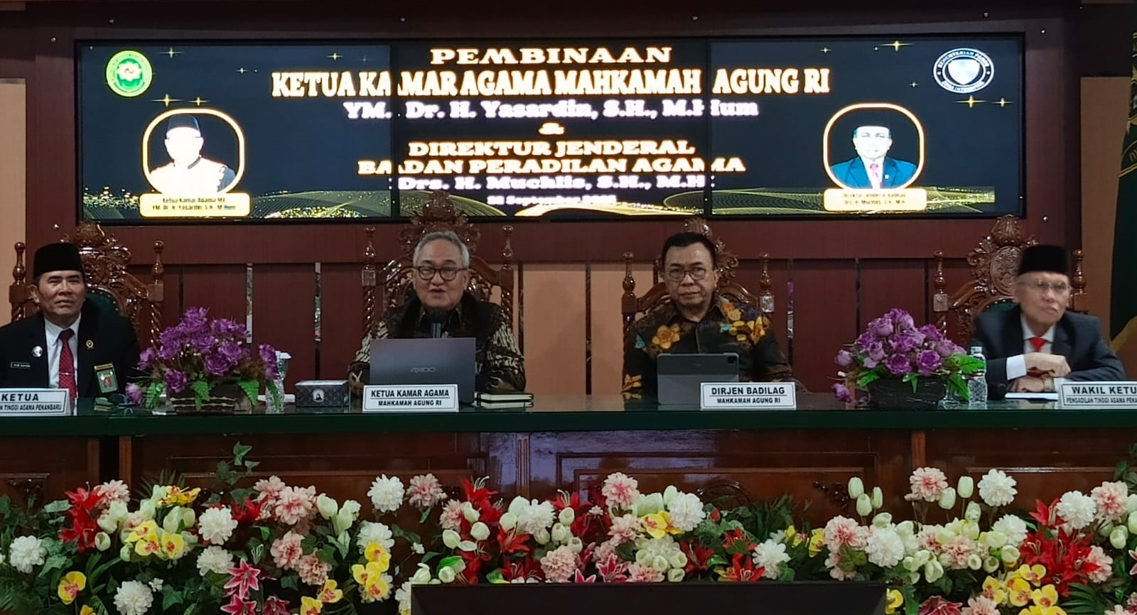 Dirjen Badilag dan Ketua Muda Agama MA RI Lakukan Pembinaan di PTA Pekanbaru 1