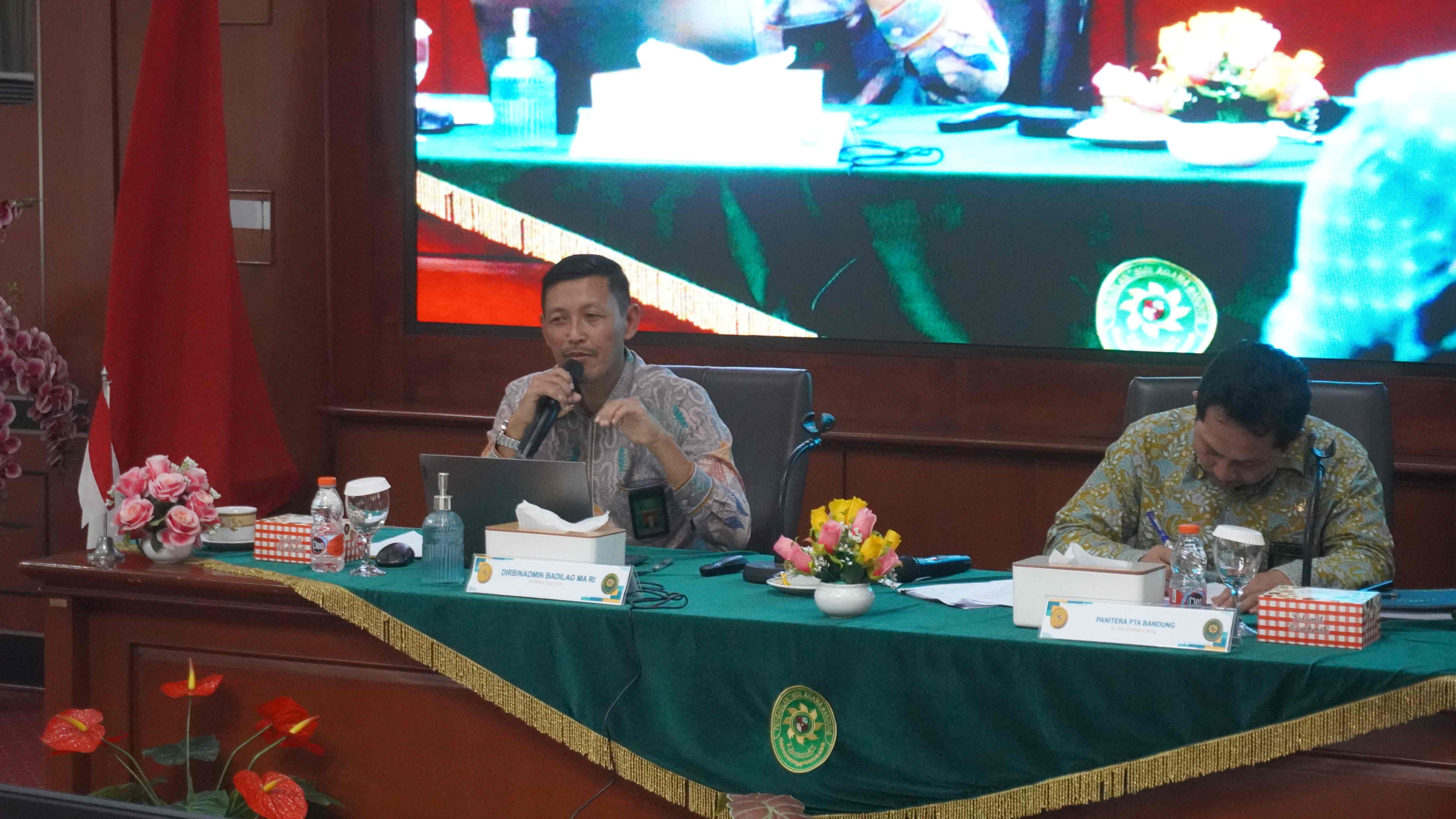 Ditjen Badilag dan Ketua Muda Agama MA RI Genjot Integritas dan Kualitas SDM Peradilan Agama di Jawa Barat 3