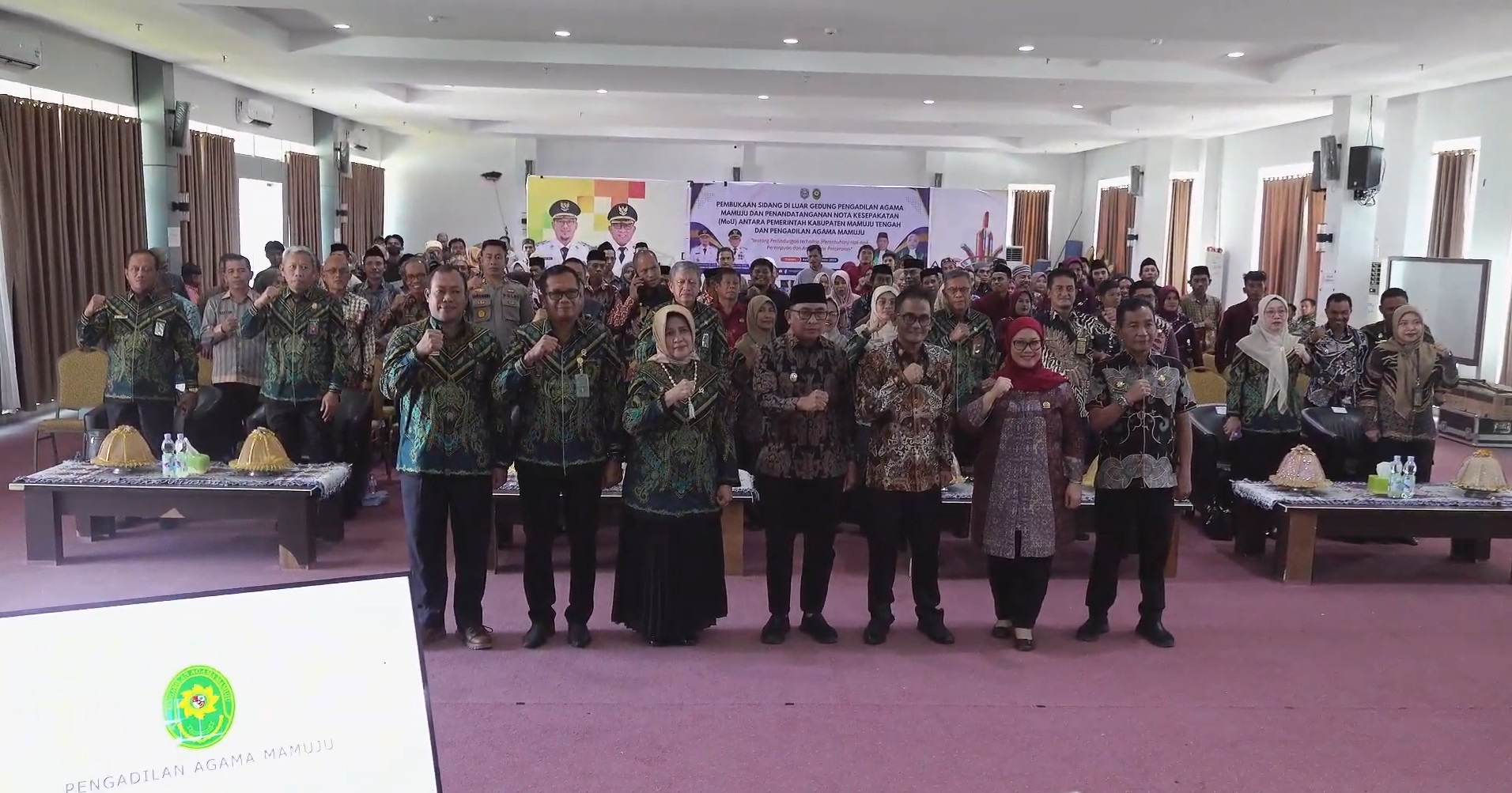 Setditjen Badilag Hadiri Pembukaan Sidang di Luar Gedung PA Mamuju dan Penandatanganan MoU dengan Pemkab Mamuju Tengah 1