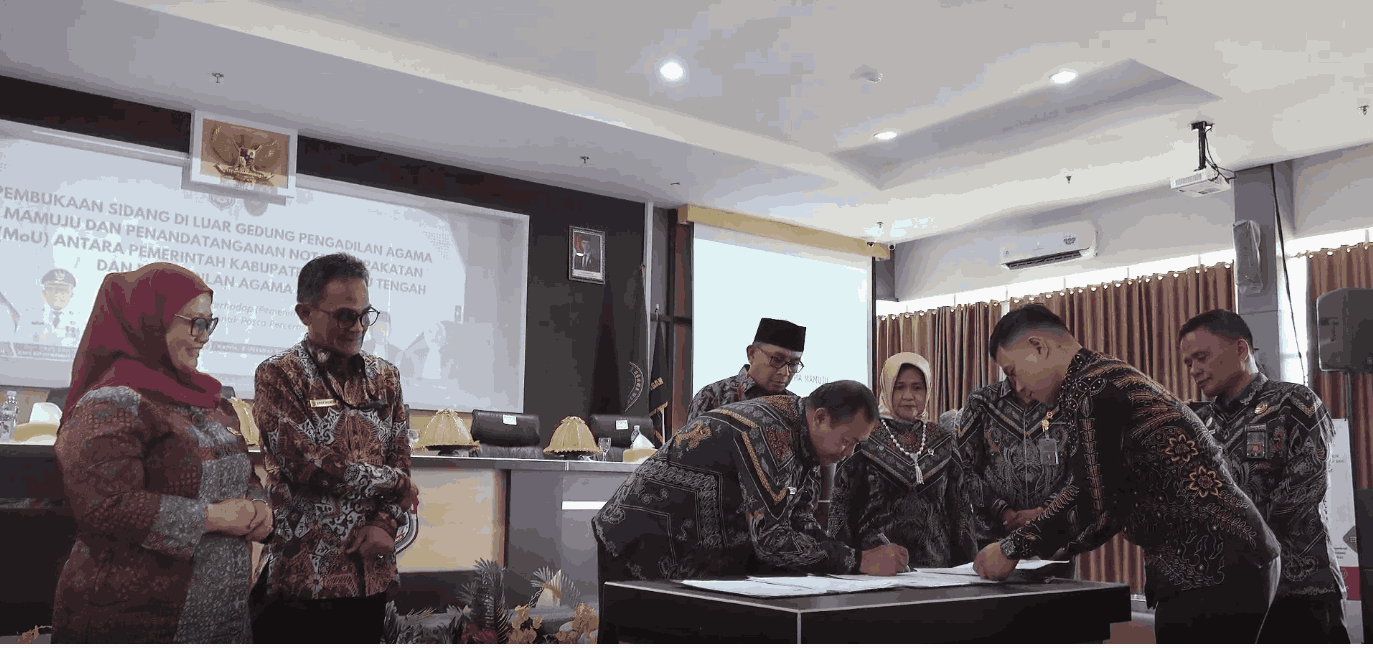 Setditjen Badilag Hadiri Pembukaan Sidang di Luar Gedung PA Mamuju dan Penandatanganan MoU dengan Pemkab Mamuju Tengah 3