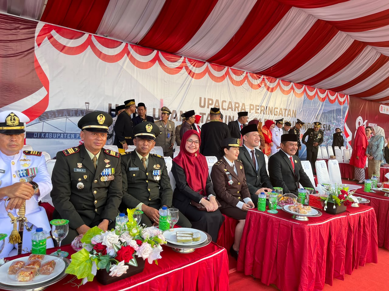 penurunan bendera pemkab